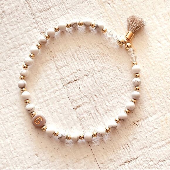 14k Gold Howlite Initial Bracelet - Picture 1 of 1